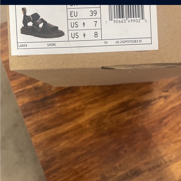 Dr. Martens Shoes - Doc marten gryphon